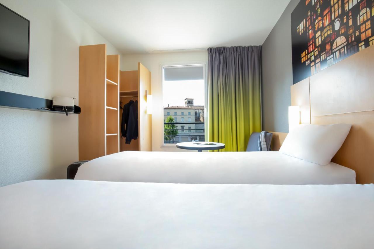 Standard Two Single Bed