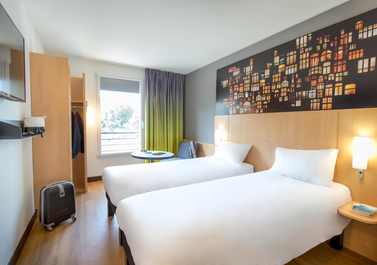 Standard Two Single Bed