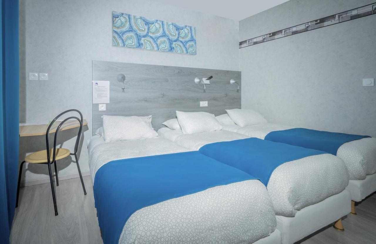 Triple Room 3 Single Beds
