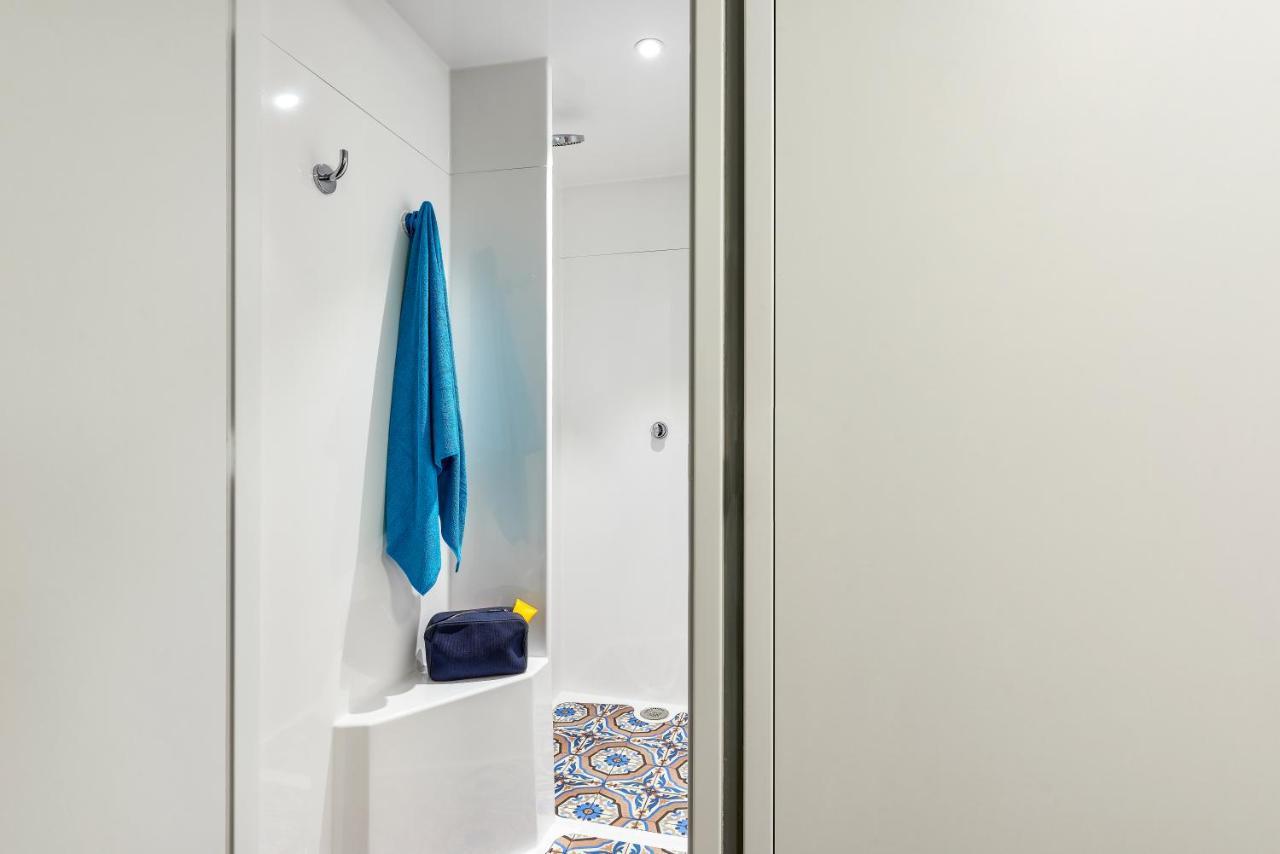 Tandem Room