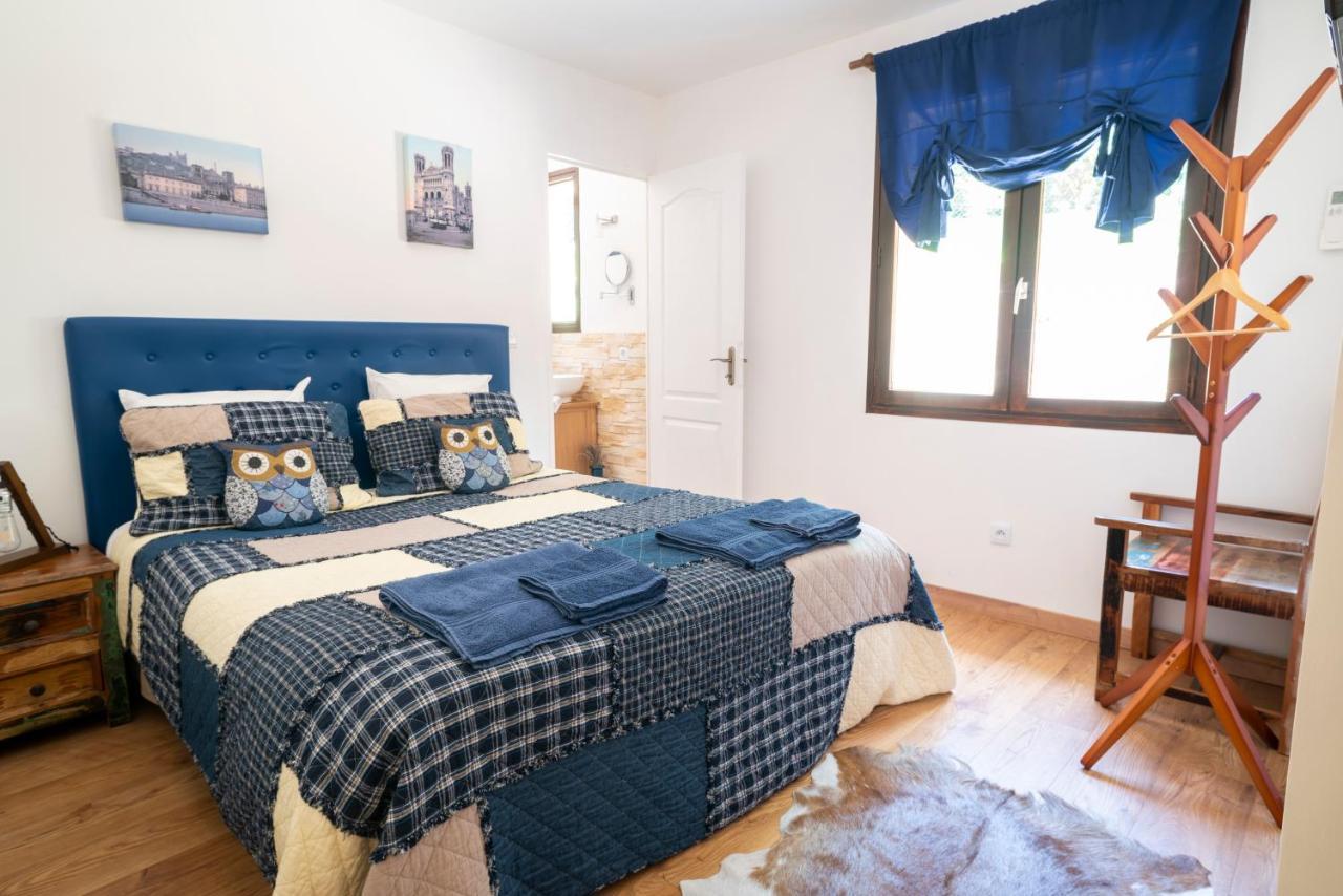 Double Room Private Bathroom