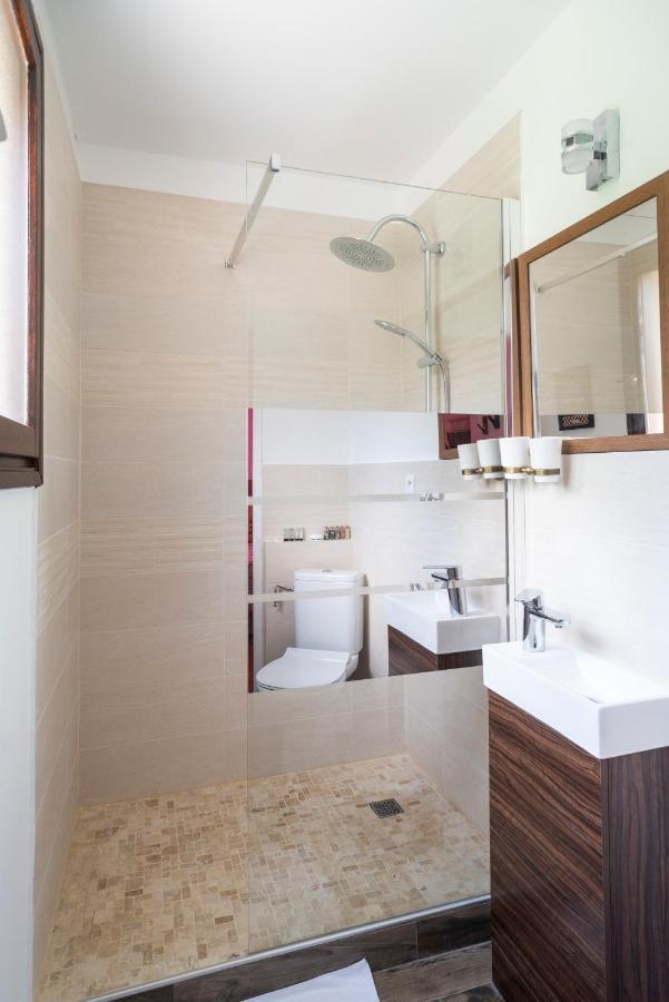 Double Room Private Bathroom