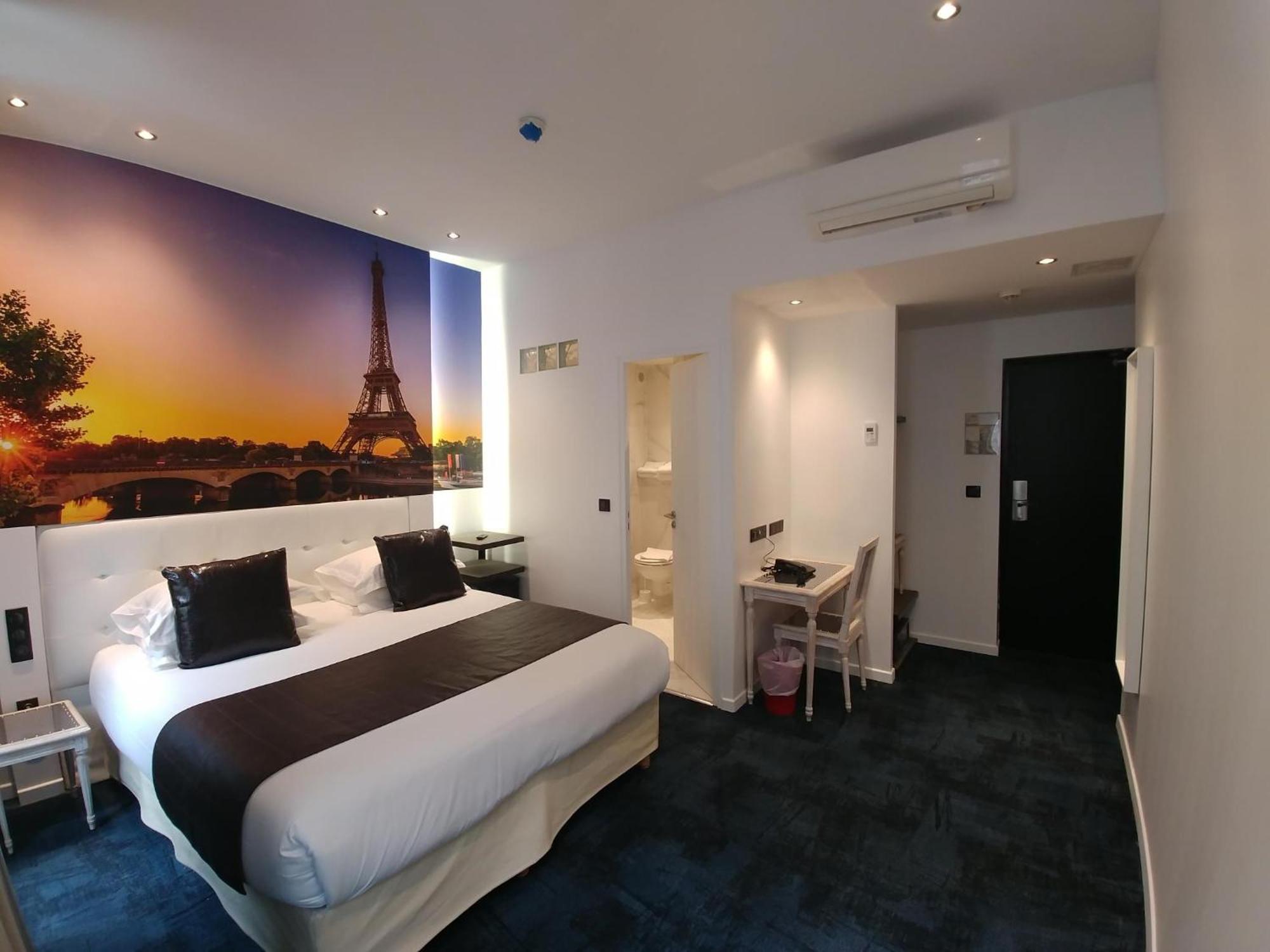 Large Double or Twin Room