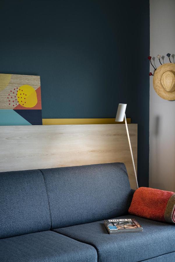 House Mezzanine Hotel Service