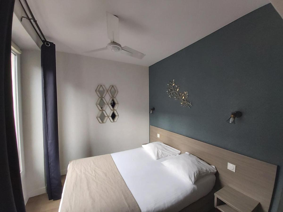 Double Room Eiffel Tower View