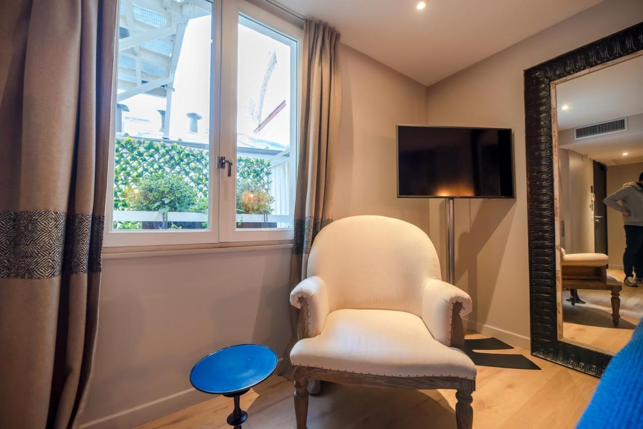 Deluxe Studio