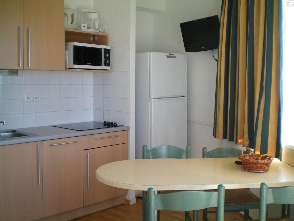 One-Bedroom Apartment Sea Side