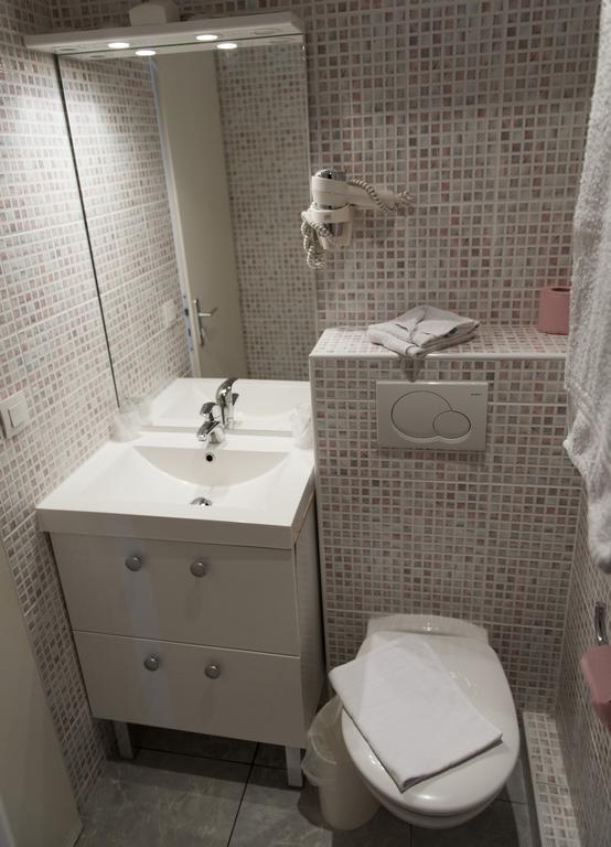 Double Room Air Conditioning
