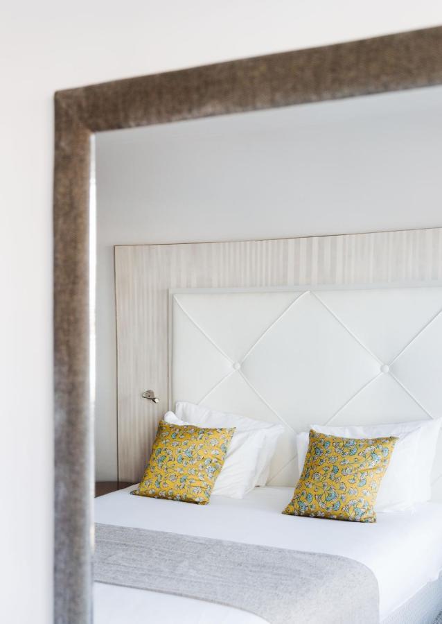 Double room Eiffel Tower view – 5th 6th floor