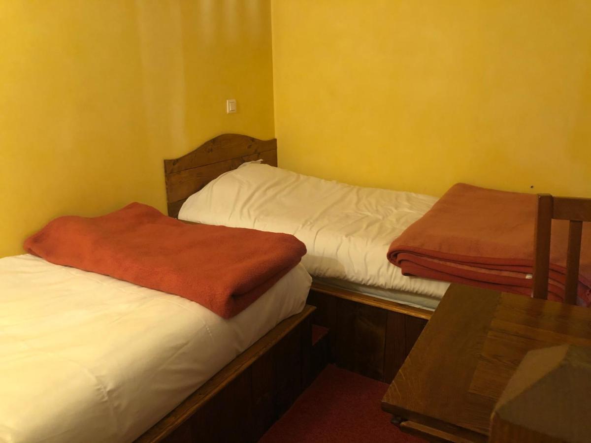 Basic Triple Room