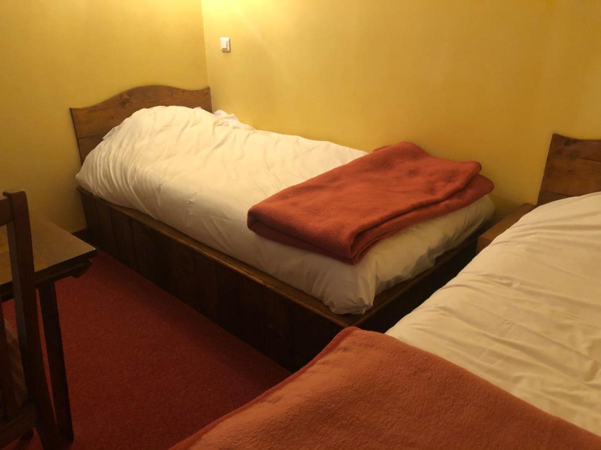 Basic Triple Room