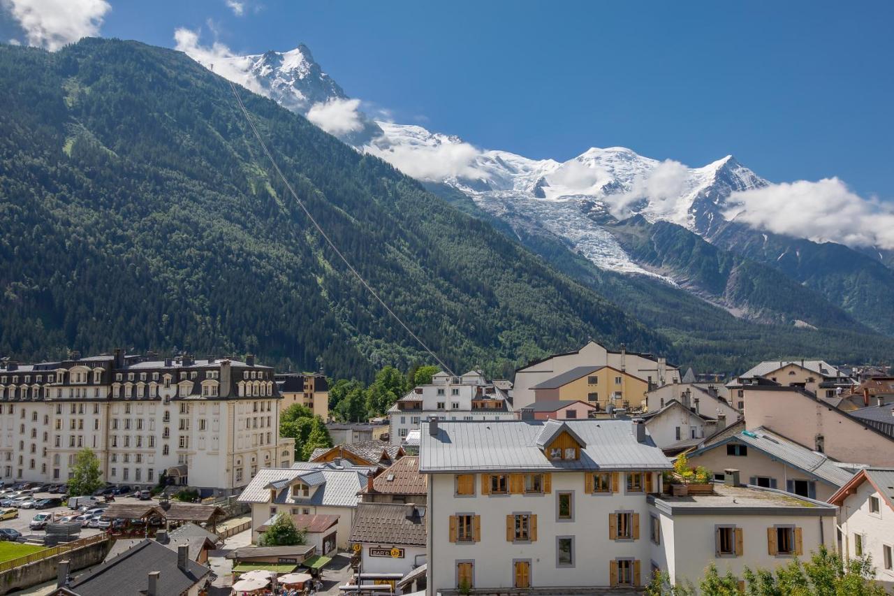 Superior Room Balcony – Mont-Blanc Massif View