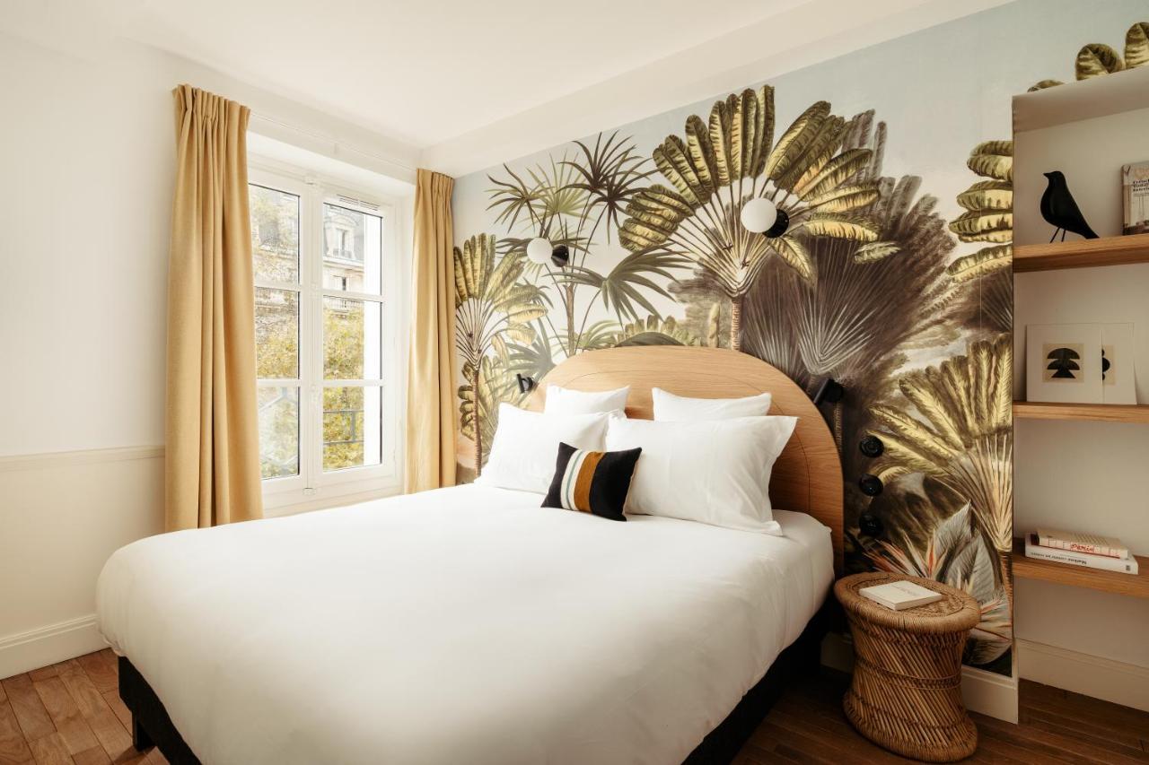 Deluxe One-Bedroom Apartment City View