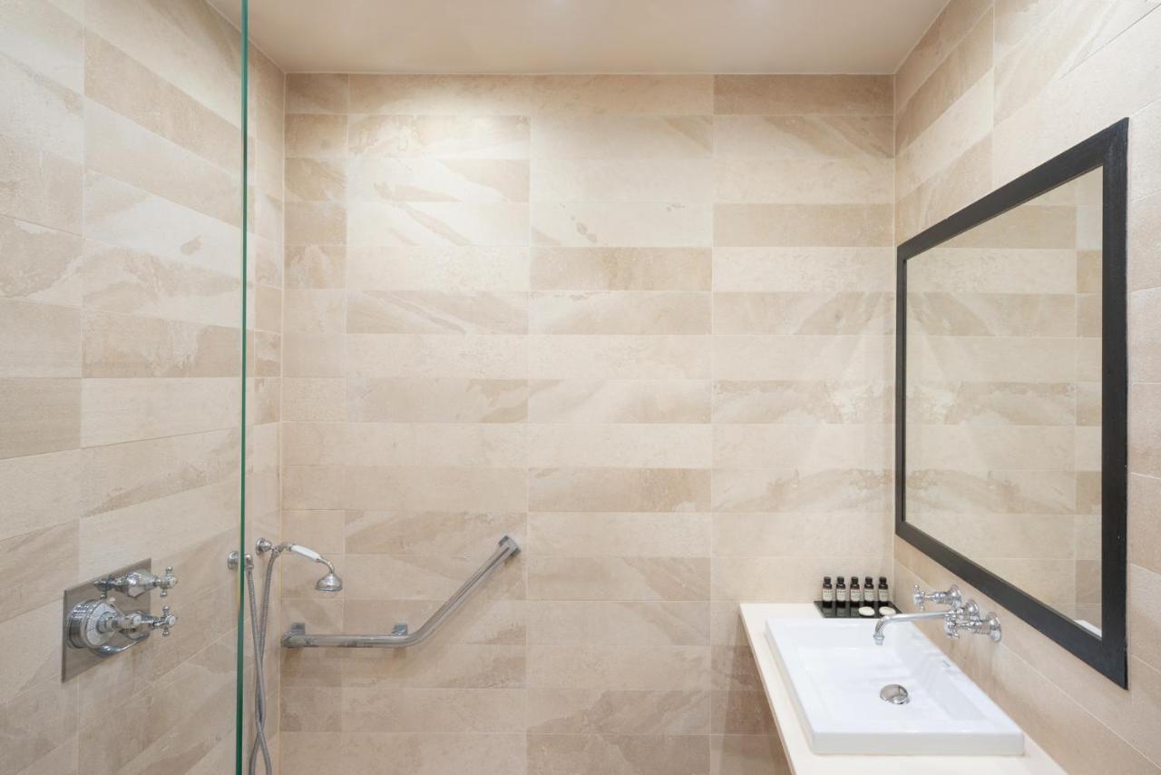 Double or Twin Room Disability Access