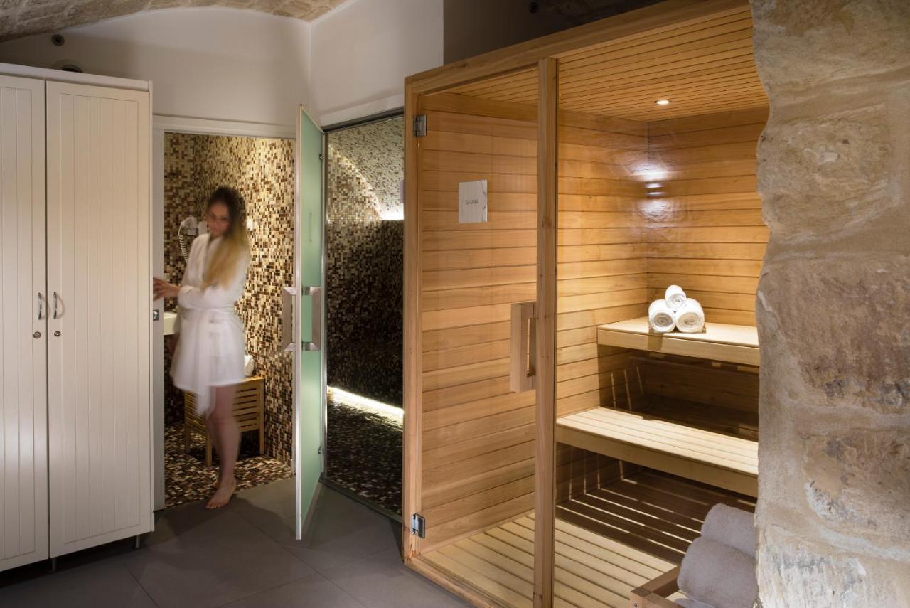 Suite Patio Spa Access