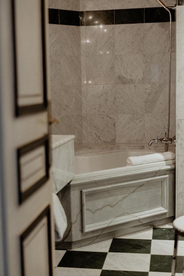 Signature Suite