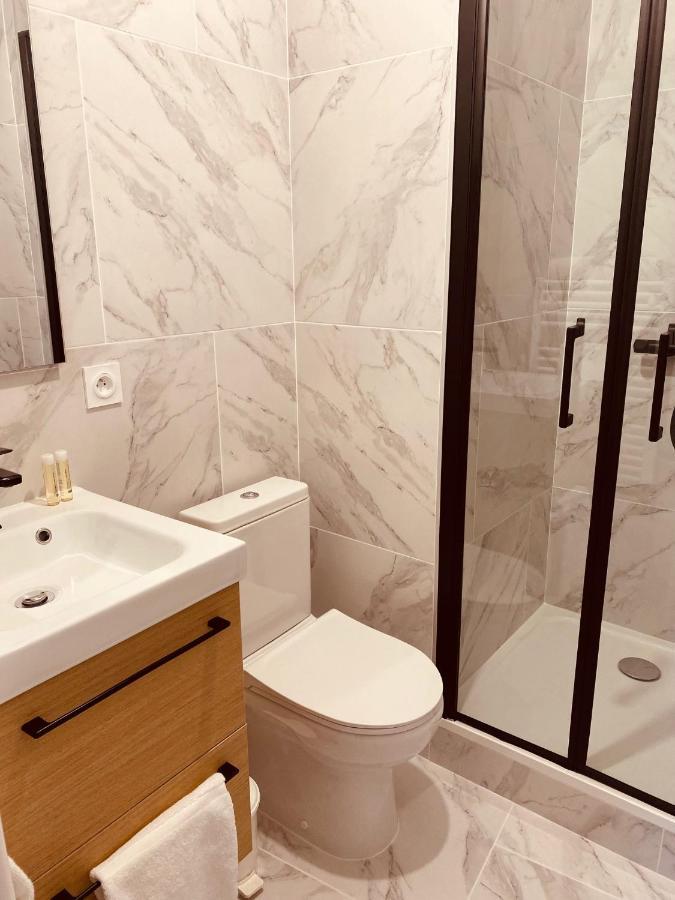 Double Room Private Bathroom