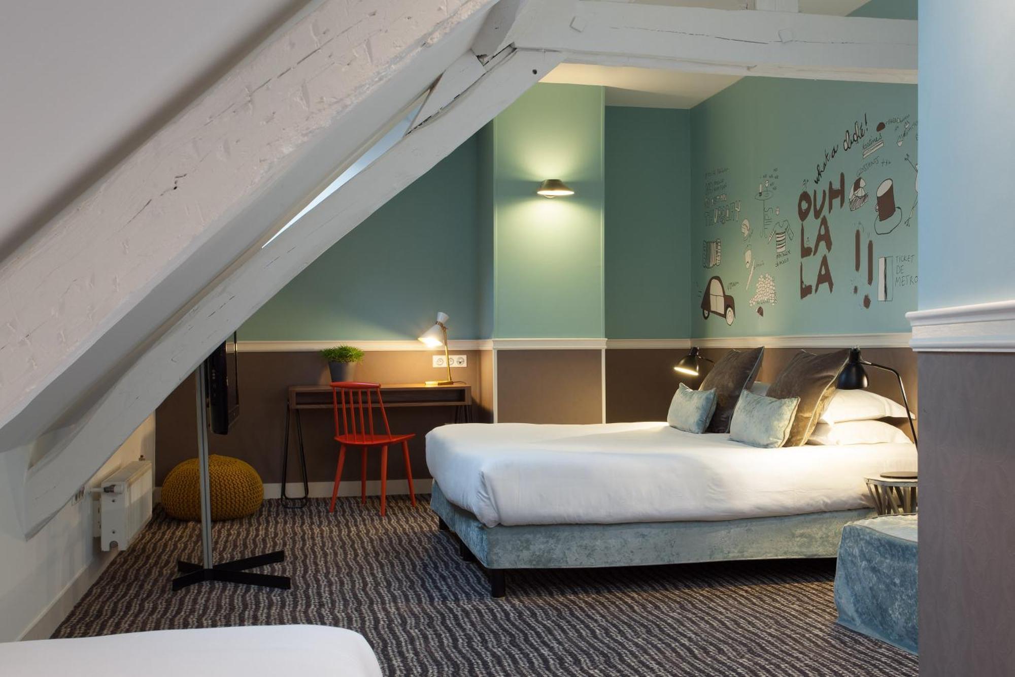 Deluxe Room View of Sacré-Coeur