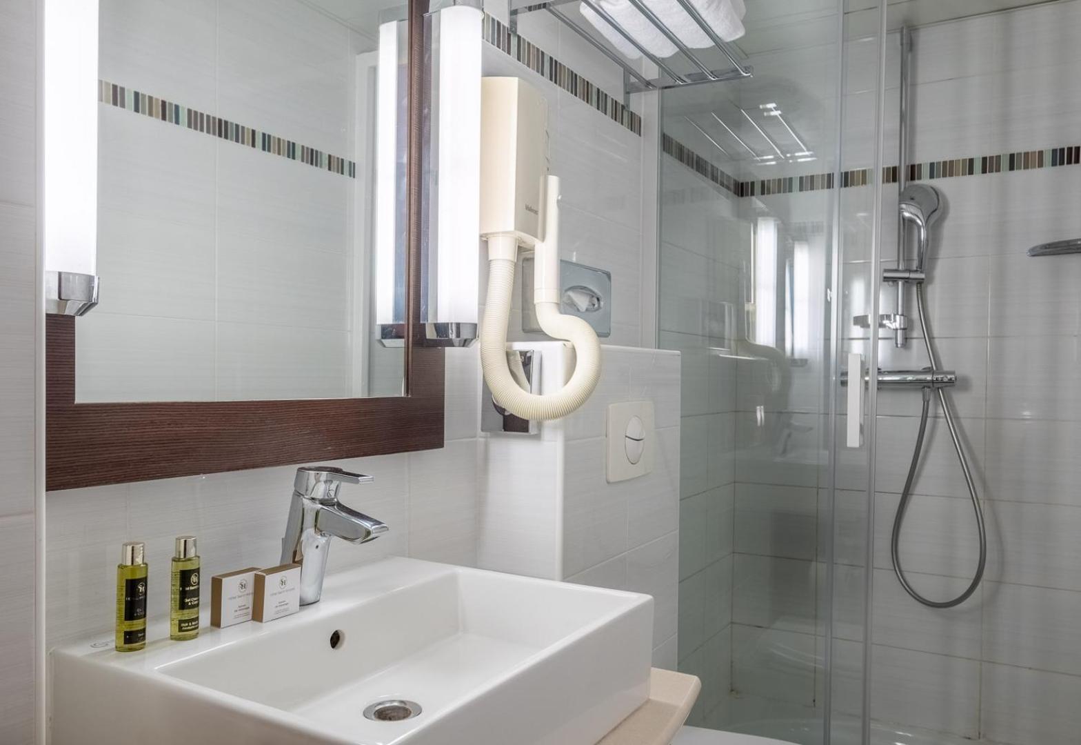 CLASSIC COMFORT Double Room – Courtyard view