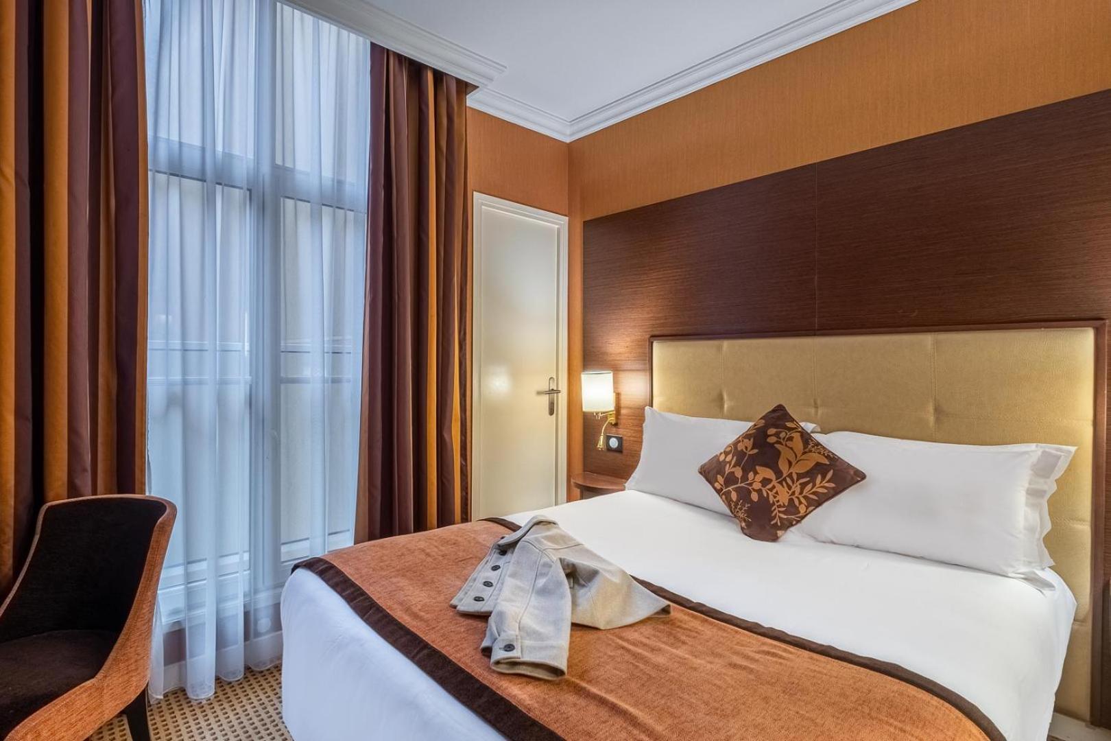 CLASSIC Double Room – Courtyard View