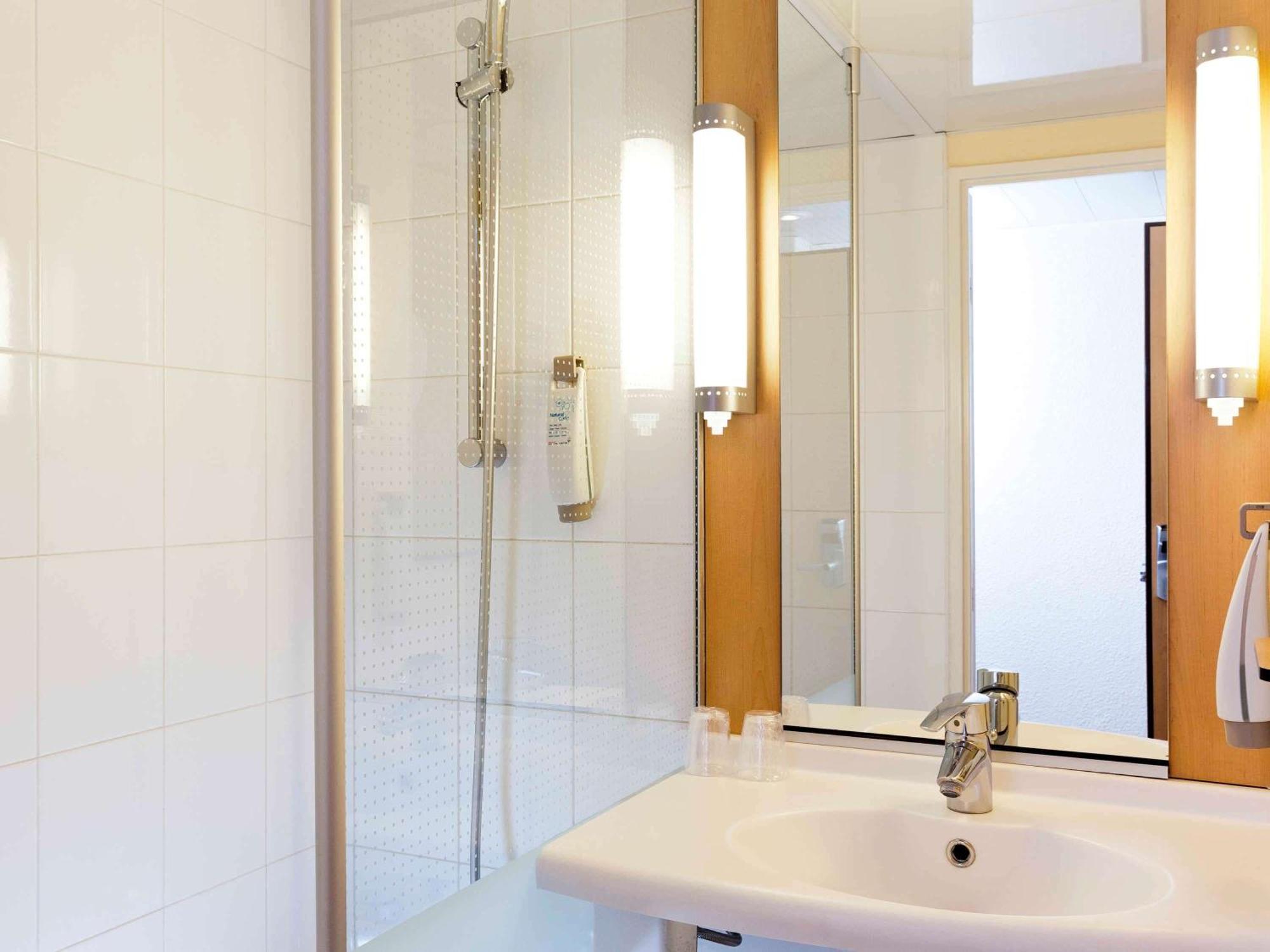 Standard Room 2 Single Beds