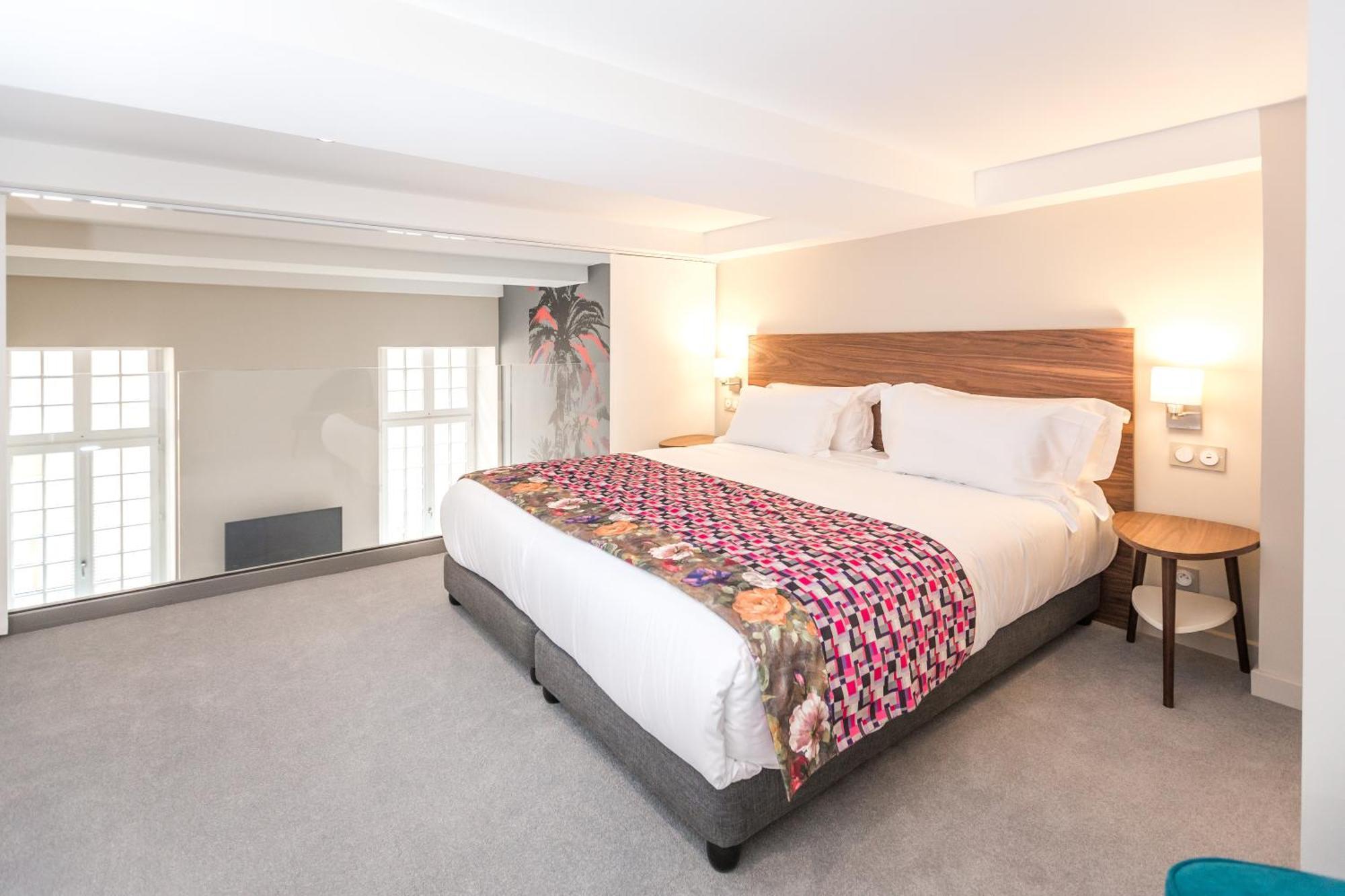 Deluxe Suite Mezzanine