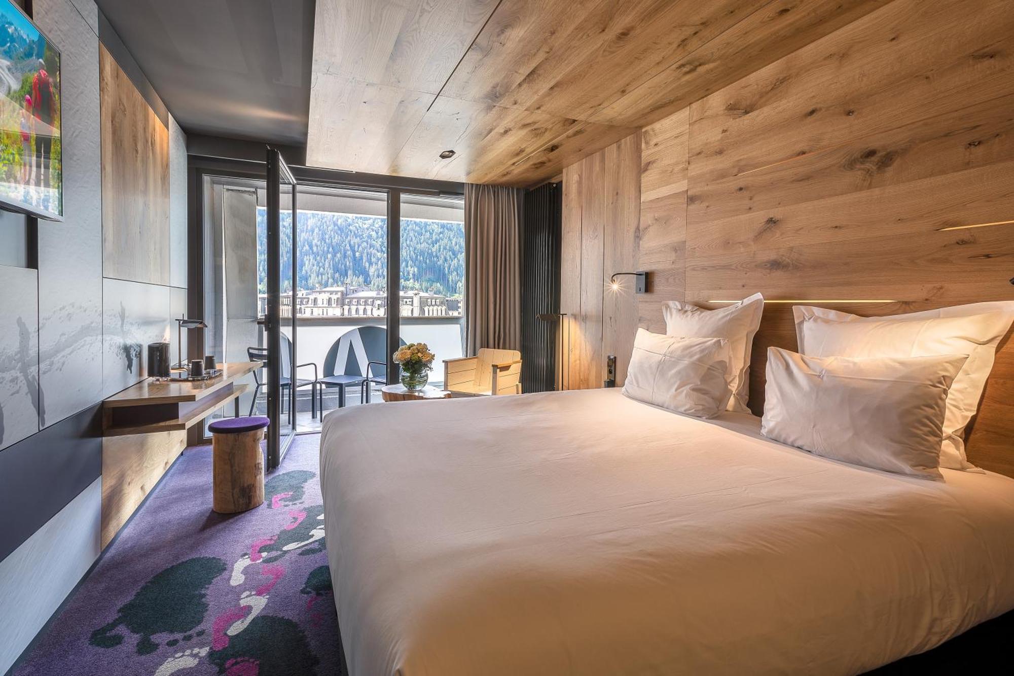 Superior Room Balcony – Mont-Blanc Massif View