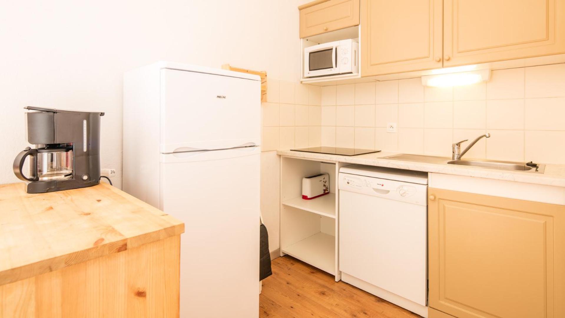 1 Bedroom Apartment sleeping area