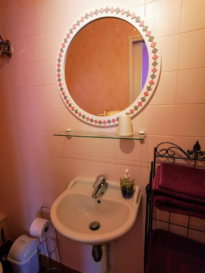 Double Room Private Bathroom Shower Nympheas