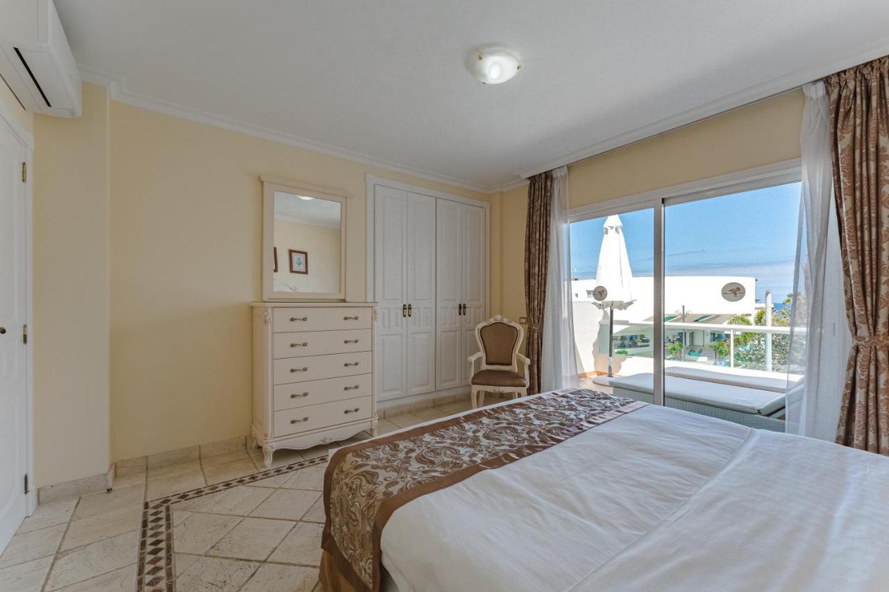 Comfort Triple Room Shower