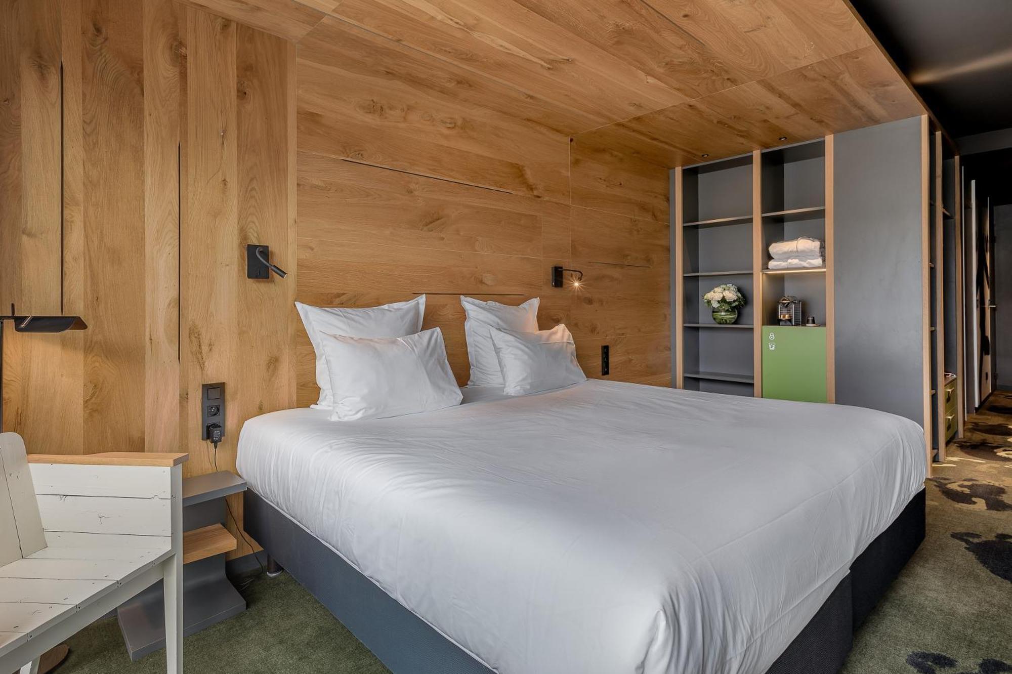 Superior Room Balcony – Mont-Blanc Massif View