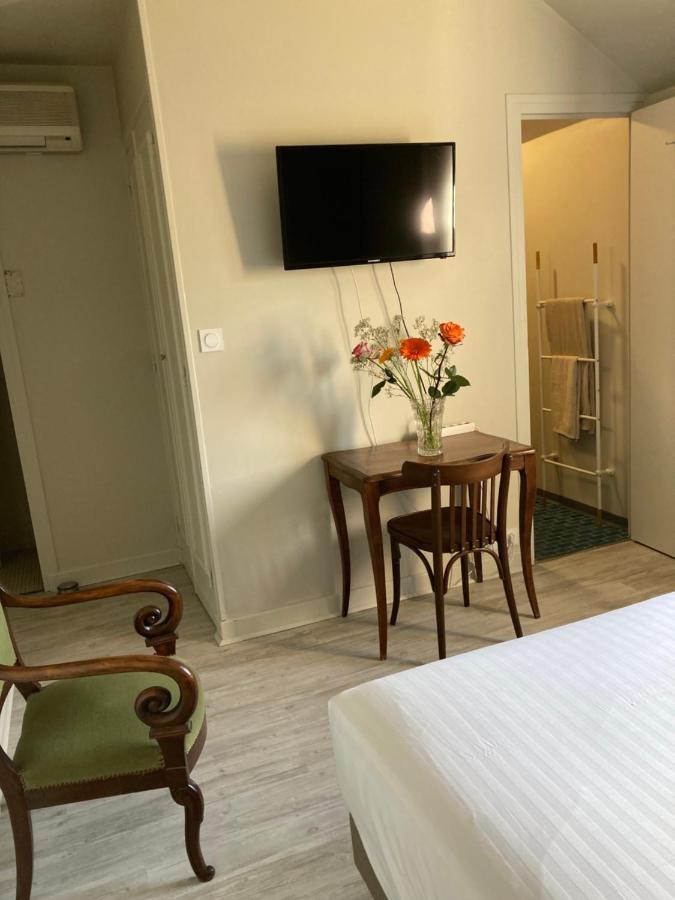 Standard Queen Room