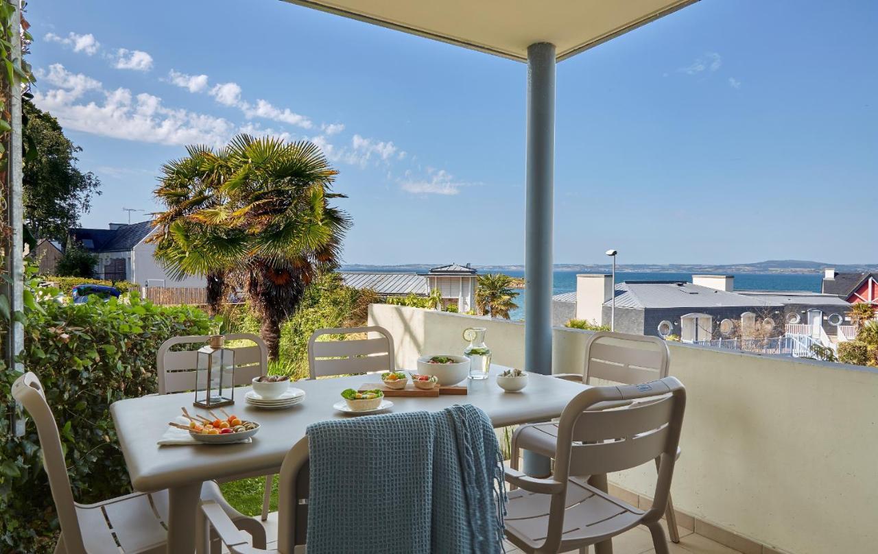 One-Bedroom Apartment Sleeping Alcove Terrace or Balcony Sea View
