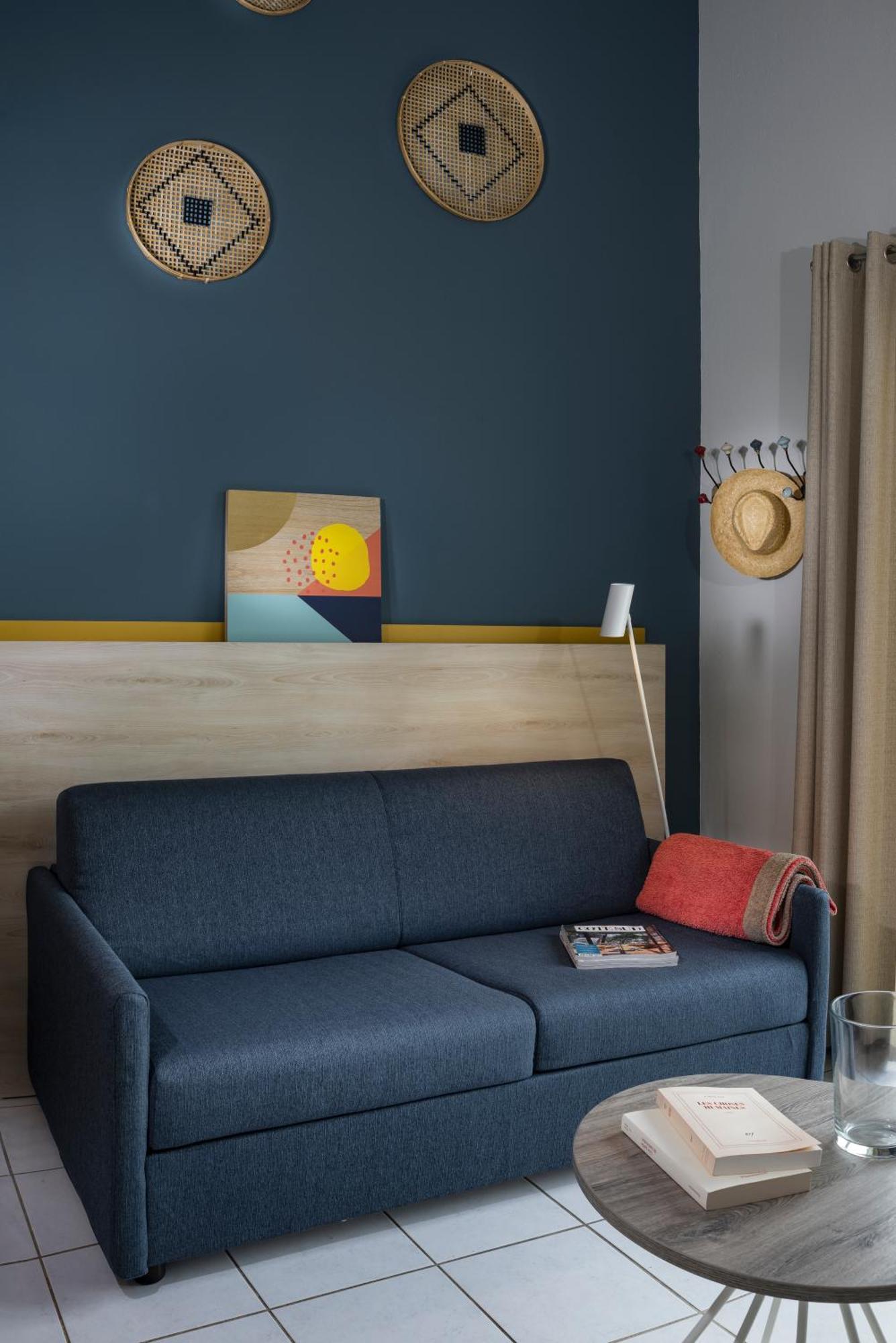 House Mezzanine Hotel Service