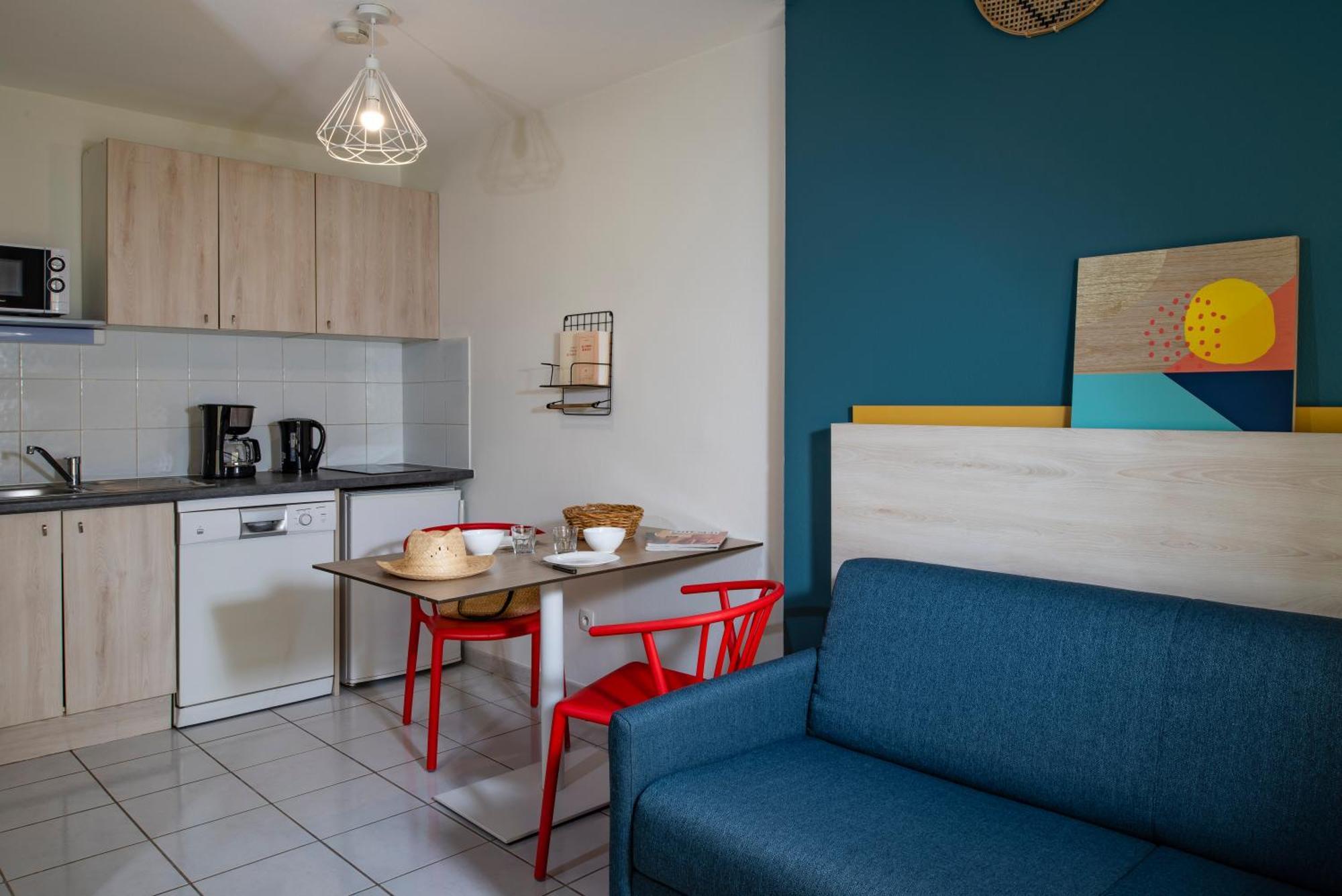 House Mezzanine Hotel Service