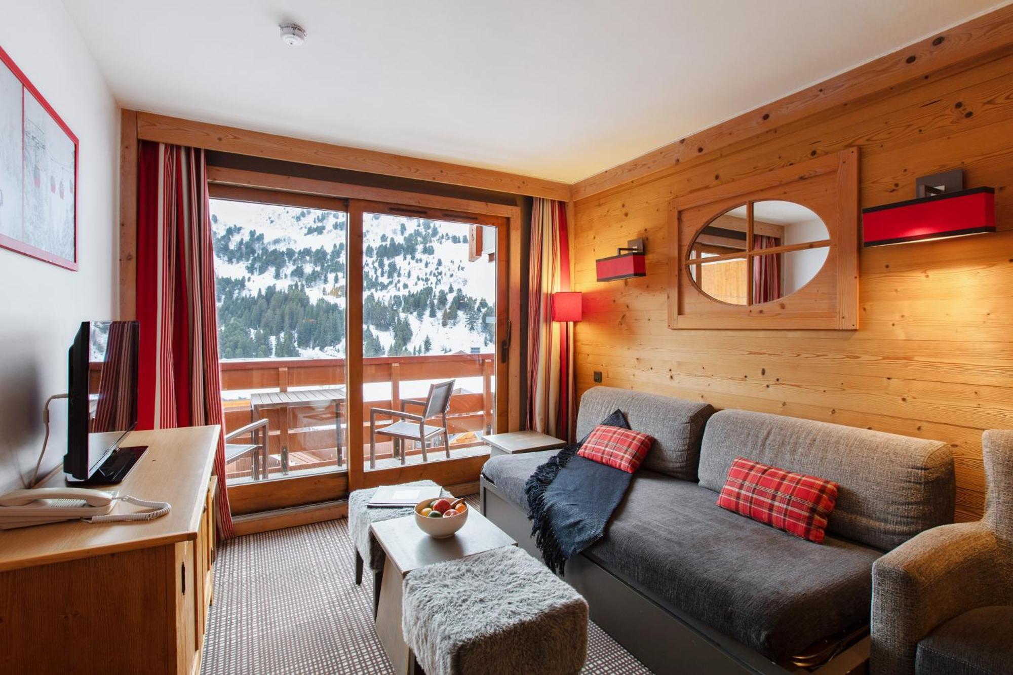 One-Bedroom Apartment Sleeping Alcove