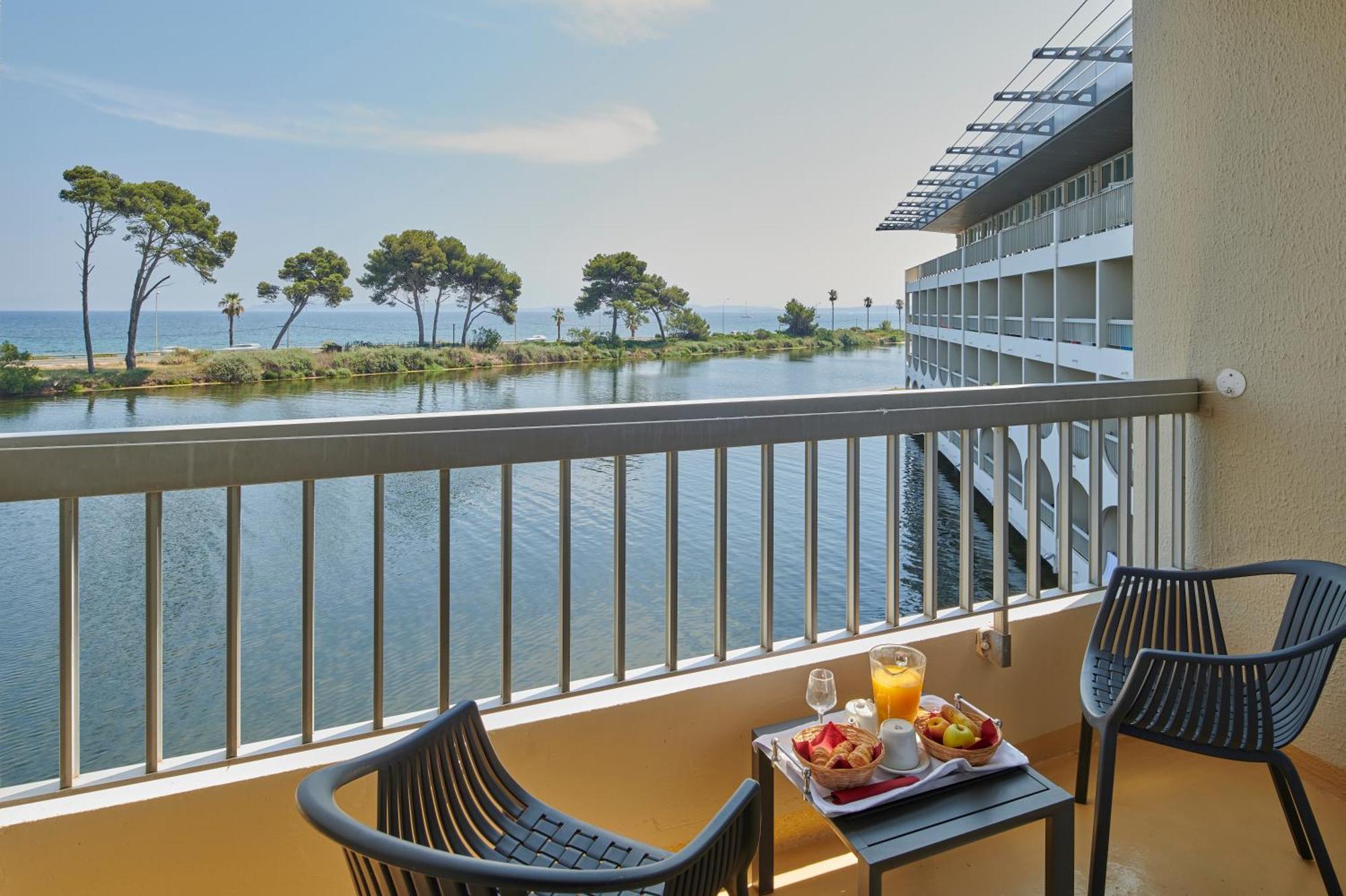 Twin Room Sea View