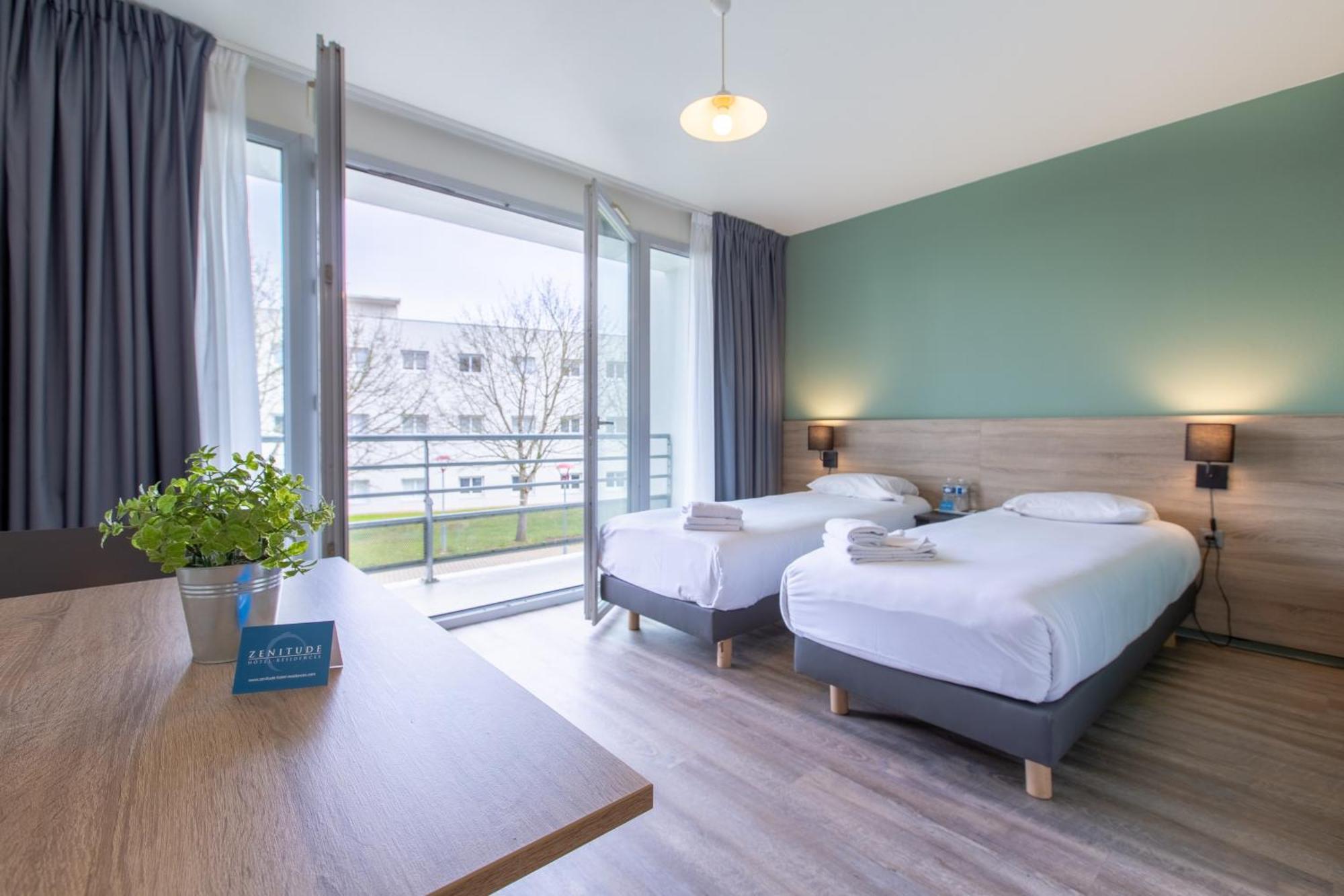 Superior Twin Studio