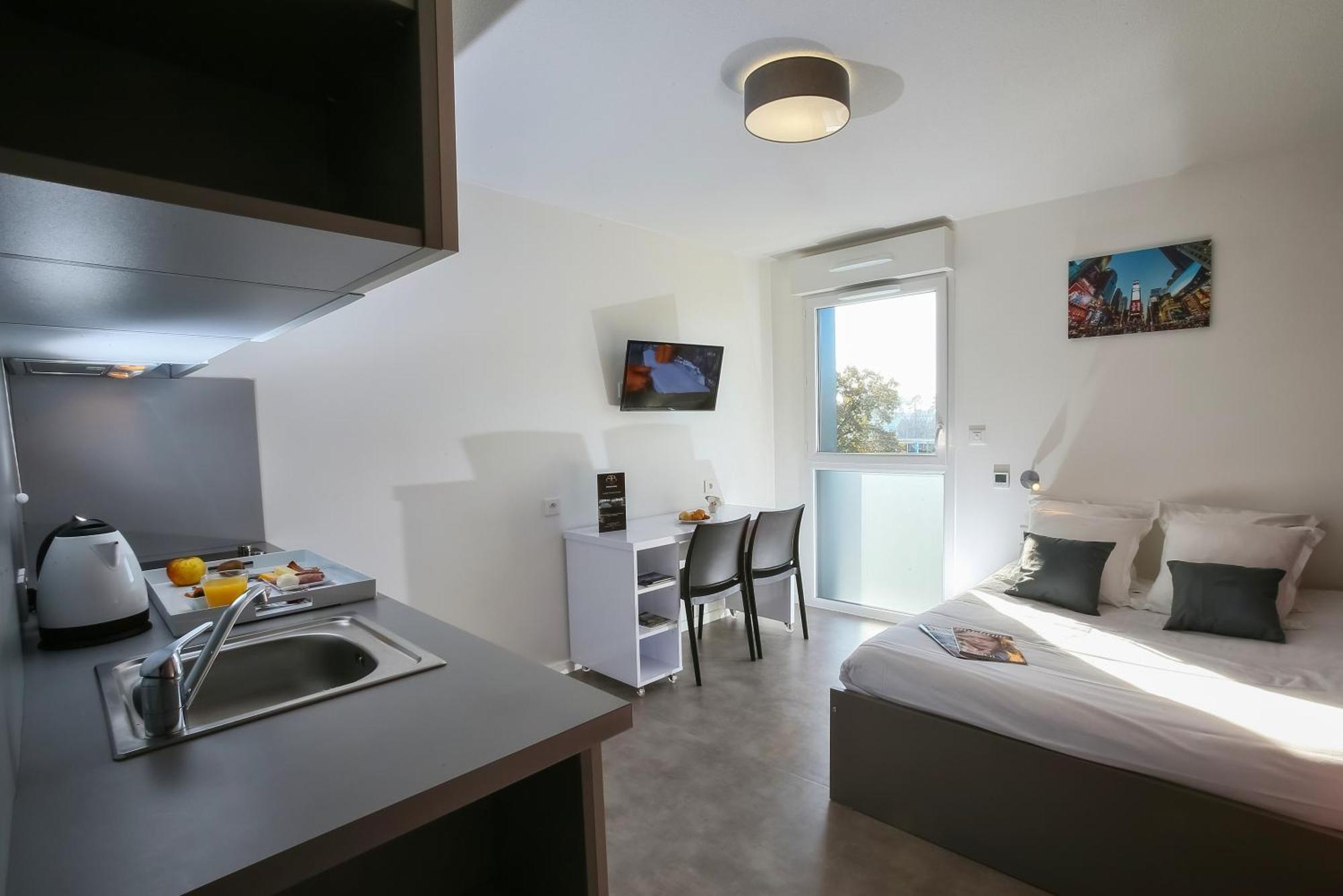 Standard Studio Double Bed