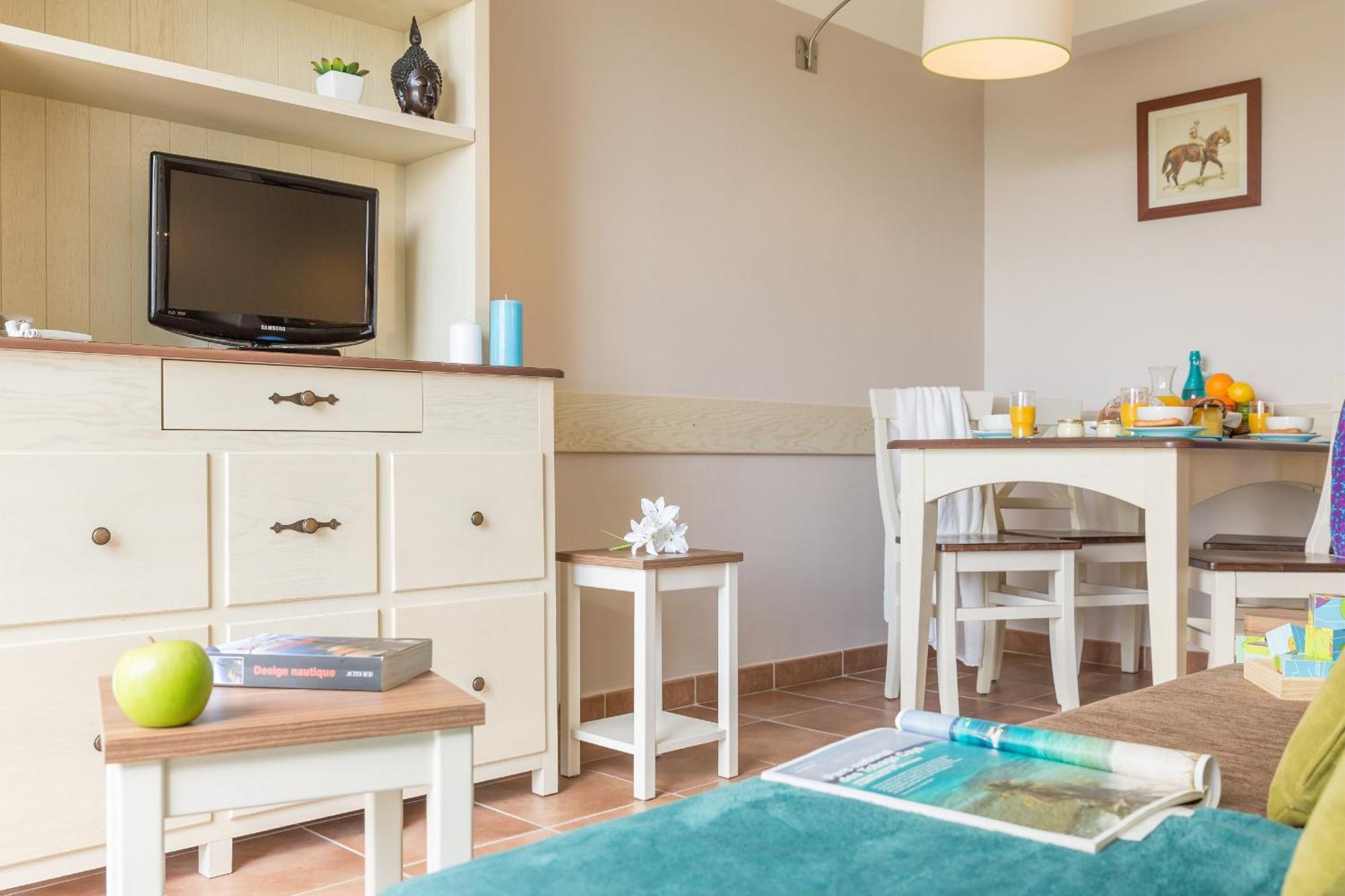 One-Bedroom Apartment Terrace or Balcony Quartier du Hameau