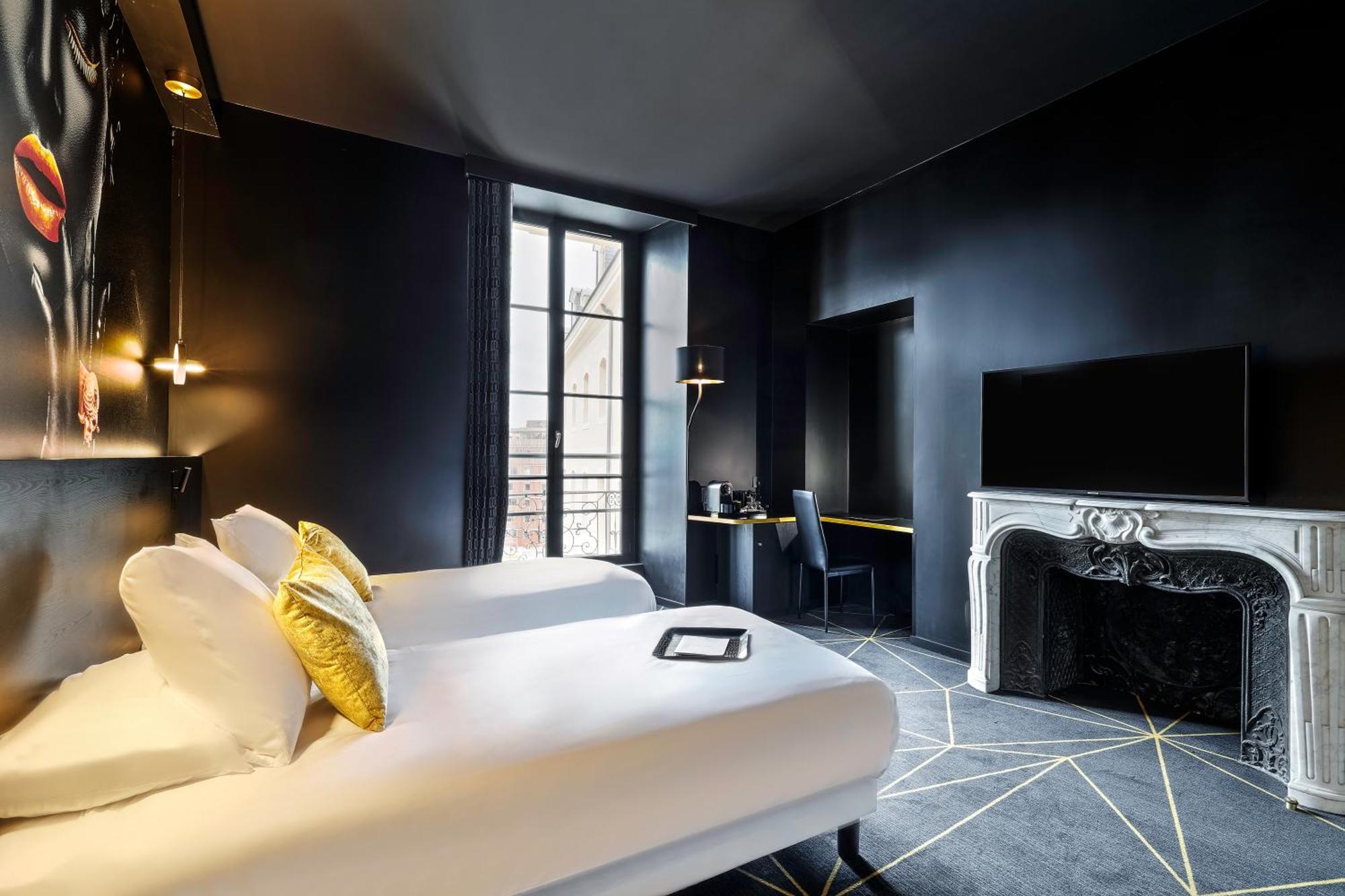 Deluxe King Room