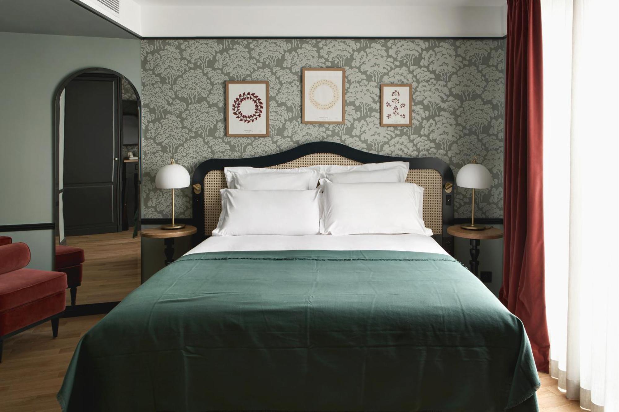 Queen Room Balcony "Passiflore"