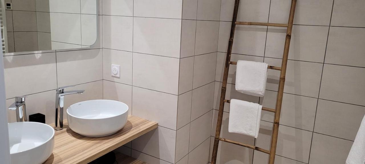 Family Room Private Bathroom