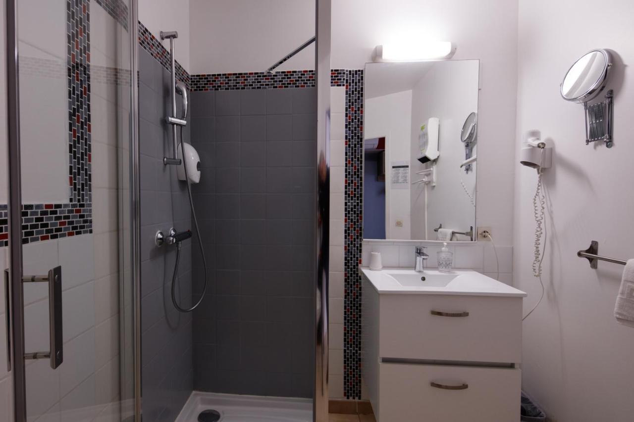 Twin Room Air-Conditioning