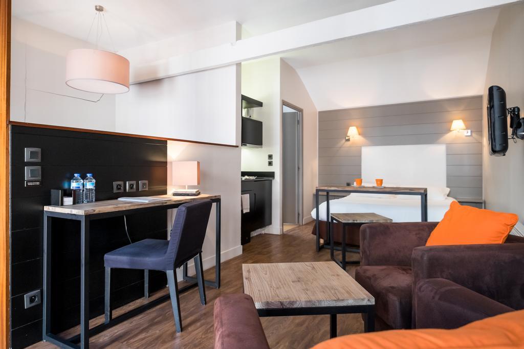 Deluxe Apartment