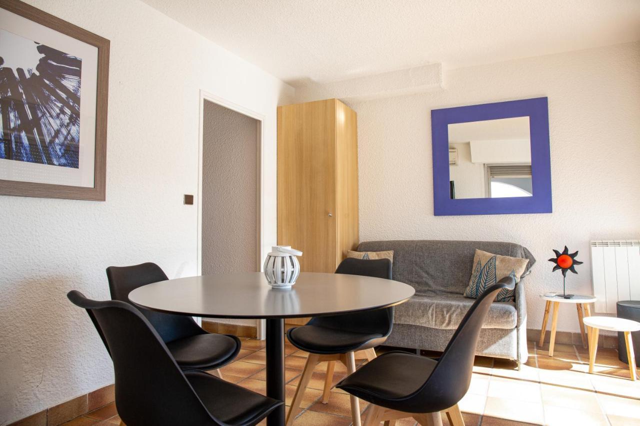 Three-Bedroom Apartment Terrace Sea View