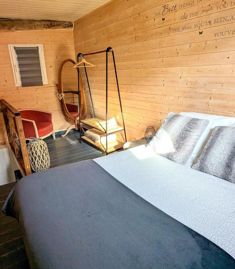 appartement 2 Chambres avec douche et cuisine
