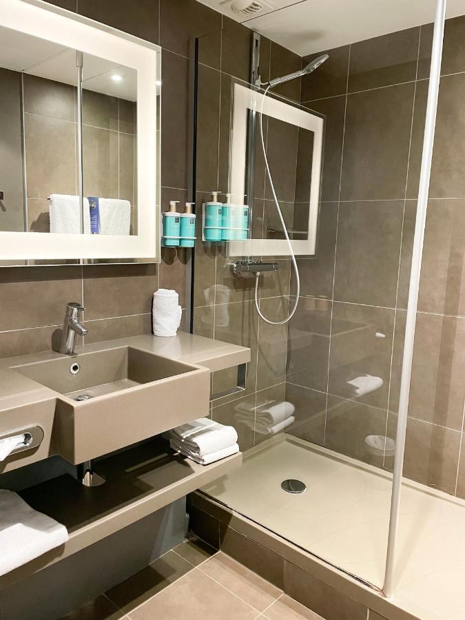 Classic Room 1 Double Bed 2 Single Beds