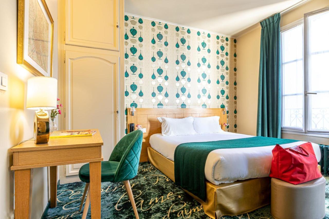 Room Rostand kitchenette