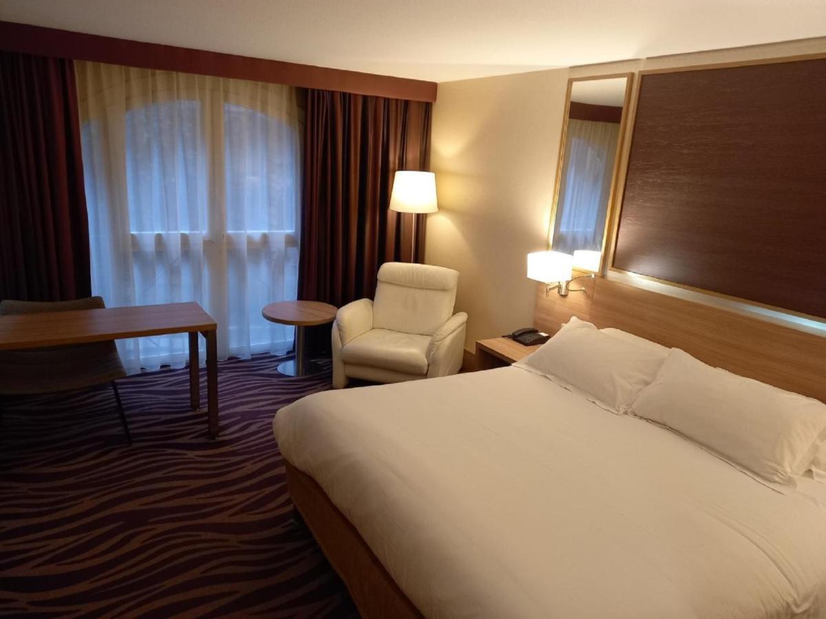 Premium King Size Room